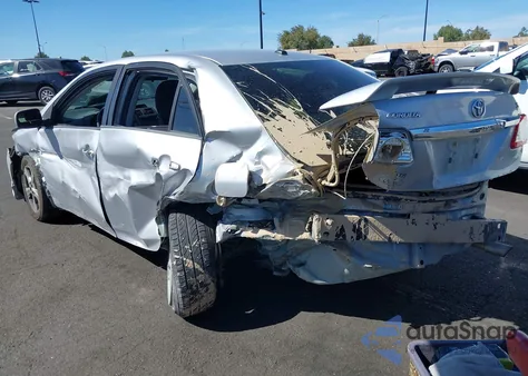 2012 Toyota Corolla S z USA, uszkodzony, nr VIN 2T1BU4EE9CC841673